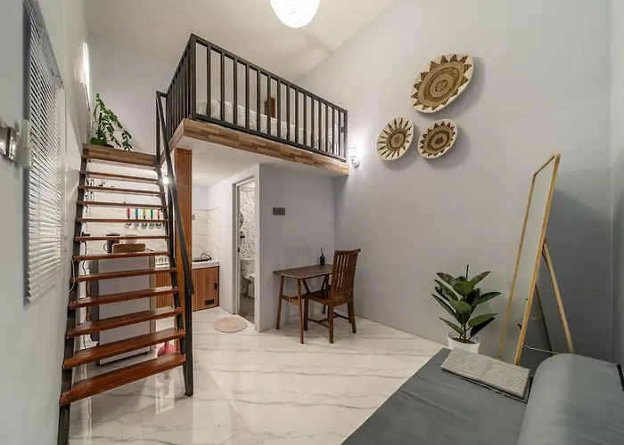Vakantiehuis Cozy Mezzanine Near Airport & Jimbaran *